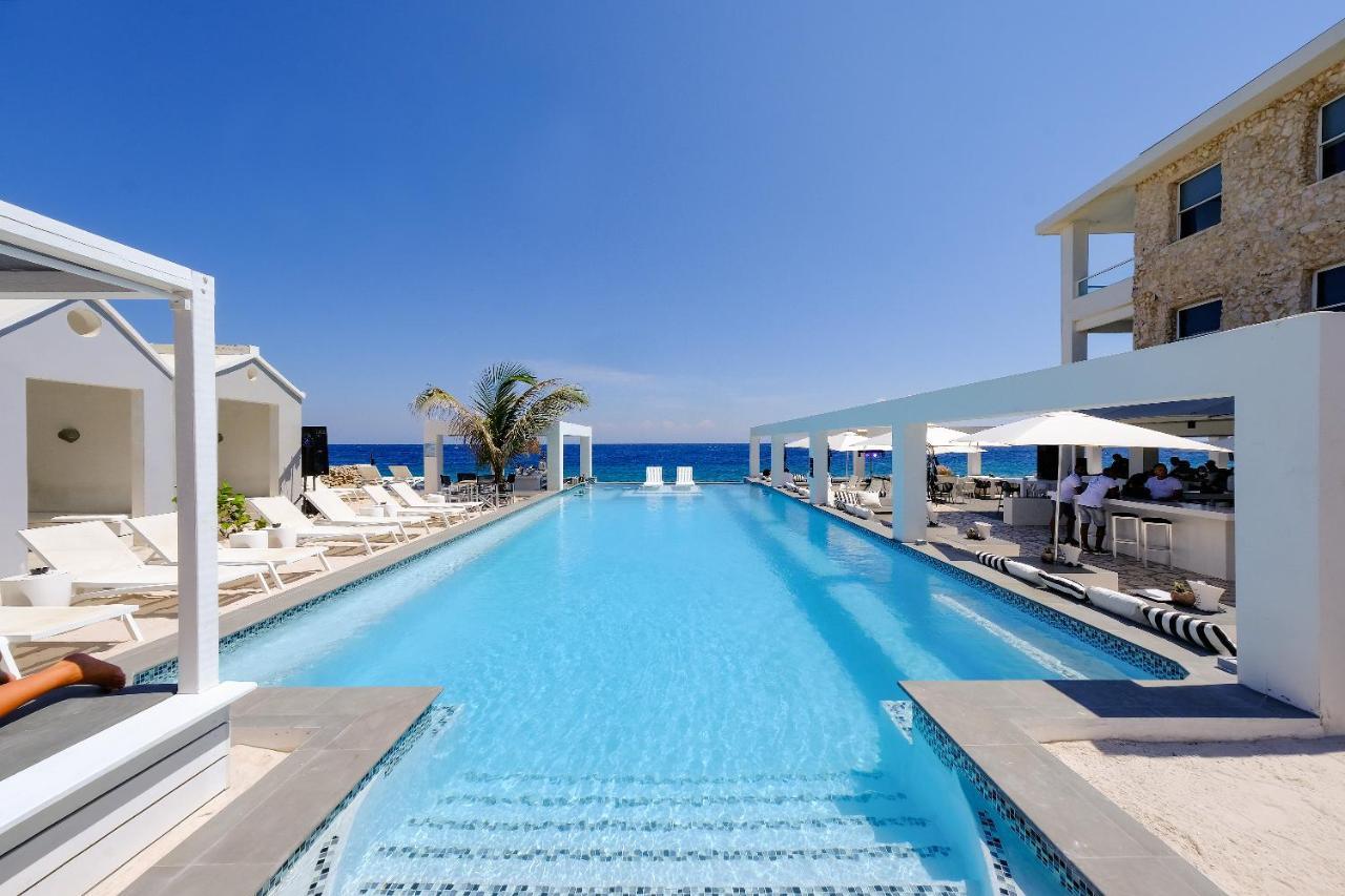 Saint Tropez Boutique Hotel Виллемстад Экстерьер фото